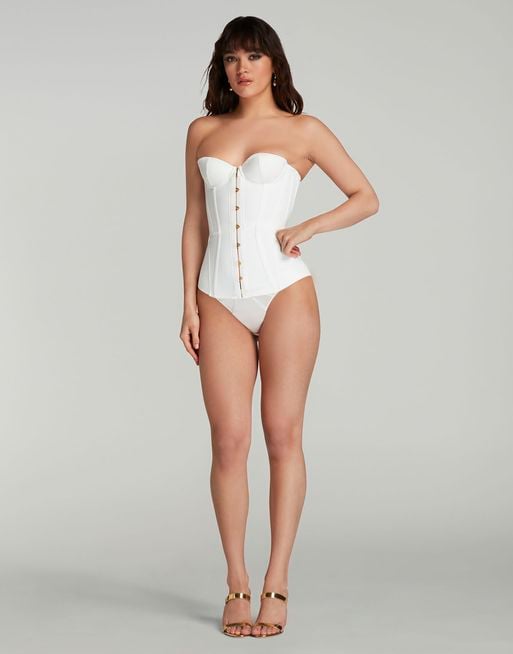 https://www.agentprovocateur.com/tco-images/unsafe/513x654/filters:upscale():fill(white):quality(80)/https://www.agentprovocateur.com/static/media/catalog/product/1/1/110673_ecom_02_1.jpg